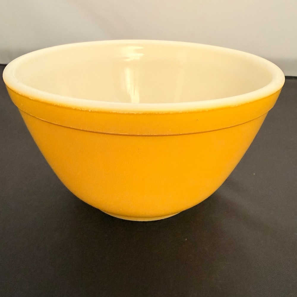 Vintage Pyrex Yellow Nesting Mixing Bowl 1 1/2 Pint Primary Colors #401
